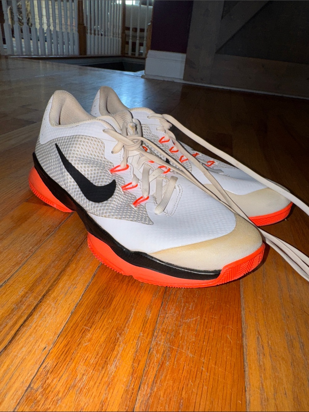 Nike Court/Tennis Shoes